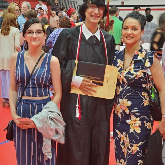 Meet your Posher, Yuree - Picture 2 of 2